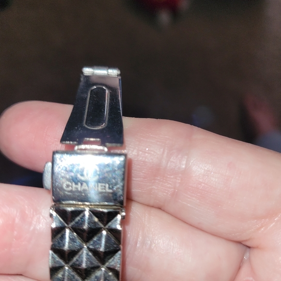 Vintage Channel Quartz Woman's Designer Watch - Picture 4 of 12